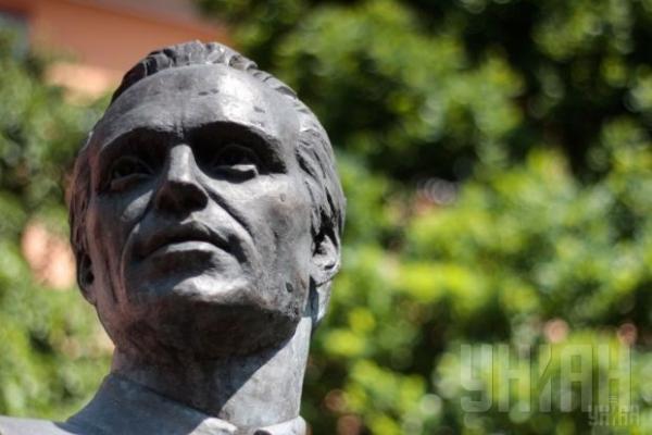 Лауреати Всеукраїнської літературної премії імені В. Симоненка